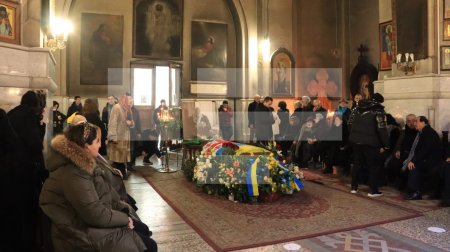 В Тбилиси прощаются с Вахтангом Кикабидзе 