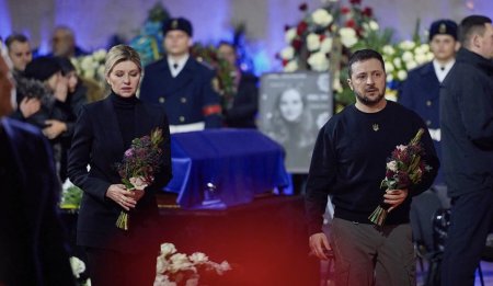 Зеленский пришел на похороны погибшего при взрыве вертолета главы МВД Монастырского