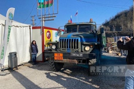 По дороге Ханкенди - Лачын беспрепятственно проехали автомобили миротворцев