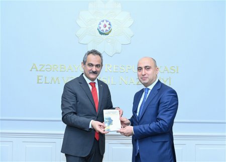 Эмин Амруллаев встретился с министром национального образования Турции