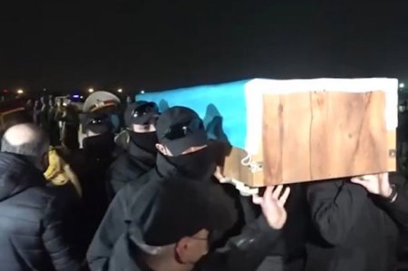 Сотрудники Yarasa не позволили иранским военным нести тело нашего шехида