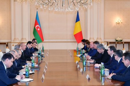Состоялась встреча президентов Азербайджана и Румынии в расширенном составе