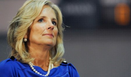 Жена Байдена будет вести церемонию «Грэмми-2023»