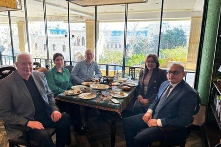 Посол Великобритании назвал любимое блюдо азербайджанского завтрака - ФОТО