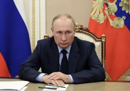 Путин в начале спецоперации пообещал не устранять Зеленского, заявил Беннет