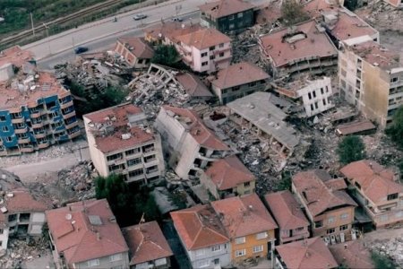 Число жертв землетрясения в Турции превысило 2 300 человек