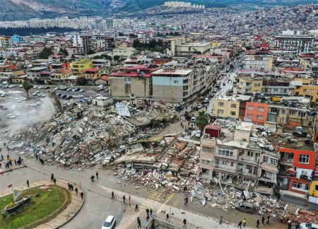 Число погибших при землетрясении в Турции возросло до 3381 