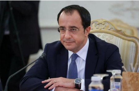 Экс-глава МИД одержал победу на выборах президента Кипра 