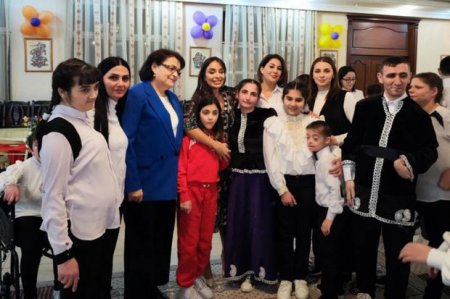 Лейла Алиева посетила учреждение соцобслуживания детей с ограниченными возможностями