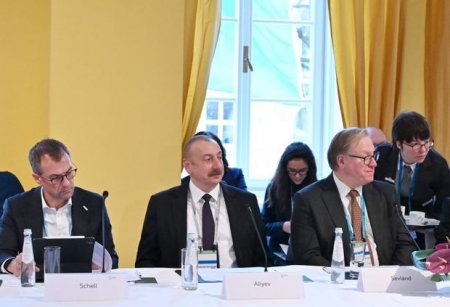 Ильхам Алиев в Мюнхене принимает участие в круглом столе, посвященном энергетической безопасности