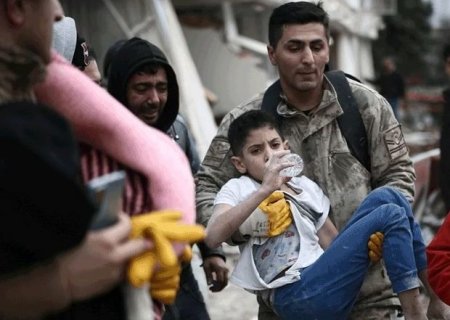 ЮНИСЕФ: Почти 8 млн детей Турции и Сирии находятся в опасности из-за землетрясения