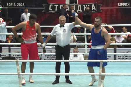 Азербайджанский боксер вышел в полуфинал международного турнира