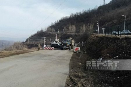 Автомобили миротворцев беспрепятственно проехали по дороге Ханкенди - Лачын 