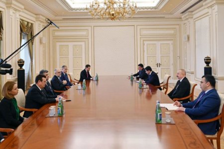 Президент Ильхам Алиев принял делегацию парламента Румынии