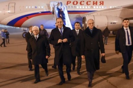 Глава МИД России прибыл в Баку