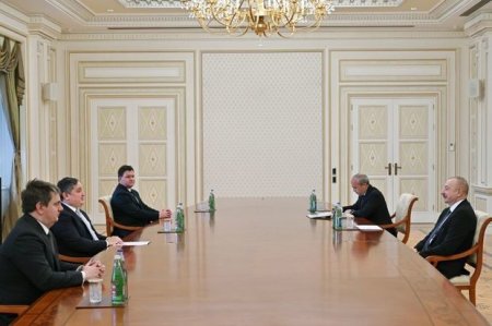 Ильхам Алиев принял министра экономического развития Венгрии