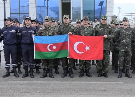 Последняя группа азербайджанских спасателей вернулась из зоны бедствия в Турции