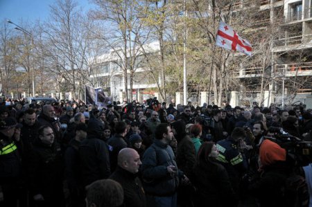  В центре Тбилиси вновь проходит акция против законопроекта об иноагентах