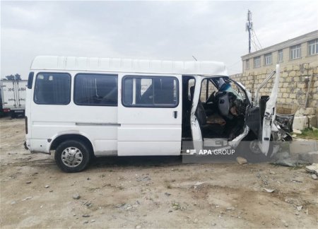 На дороге Баку-Губа микроавтобус попал в ДТП, пострадали 9 человек