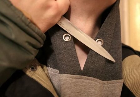 Oтвергнутый москвич перерезал горло 16-летней школьнице
