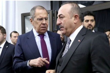 Чавушоглу и Лавров провели телефонный разговор
