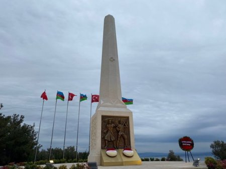 В Чанаггале установлен монумент в память об азербайджанских шехидах 