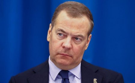 Медведев пригрозил суду в Гааге российской гиперзвуковой ракетой