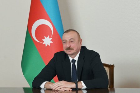 Президент Ильхам Алиев поздравил греческую коллегу