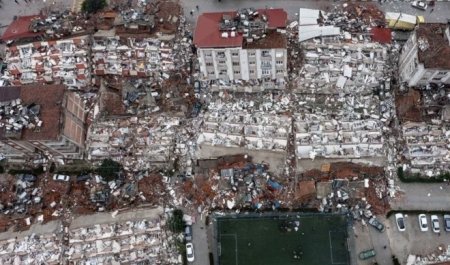 В Турции арестованы 317 человек в связи с обрушением зданий при землетрясениях