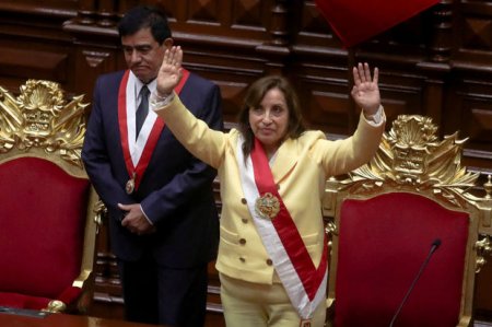 Президента Перу и ее предшественника заподозрили в отмывании денег