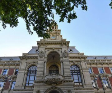 Парень из Баку подал в суд на Бакинскую мэрию