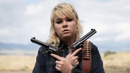 По делу об убийстве Болдуином кинооператора вынесли первый приговор