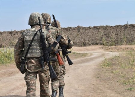 Армянские военные обстреляли друг друга, есть убитый