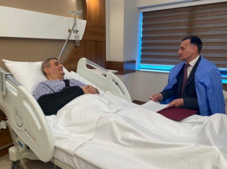 Опубликовано первое фото подвергшегося покушению депутата Фазиля Муставы 