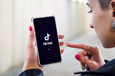 Просмотр ленты в TikTok и Facebook связали с психическими расстройствами