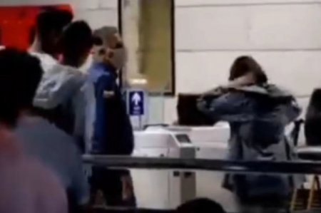 В Иране женщин без хиджаба не пускают в метро 