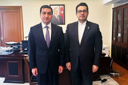 Посол Ирана в АР встретился с Хикметом Гаджиевым
