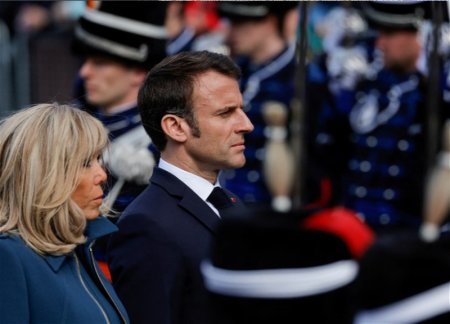 Макрон подписал закон о пенсионной реформе