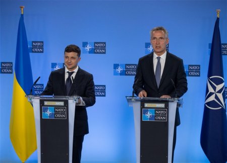 Зеленский попросил Столтенберга повлиять на партнеров для активизации военной помощи