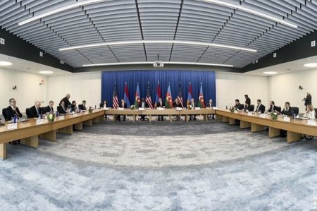 Началась встреча глав МИД Азербайджана и Армении с участием госсекретаря США