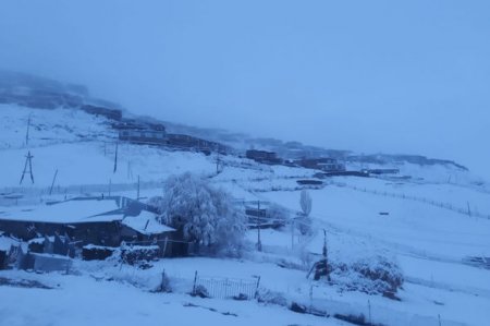 В Хыналыге выпал снег - ФОТО
