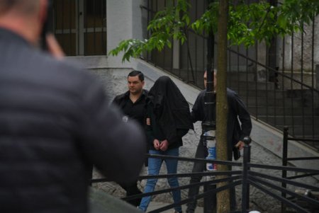Подросток в центре Белграда открыл стрельбу в школе: есть погибшие 