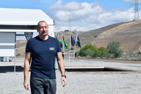 Ильхам Алиев совершил поездку в Лачынский и Губадлинский районы - ФОТО