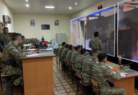 В воинских частях ВС Азербайджана проведены командно-штабные учения 