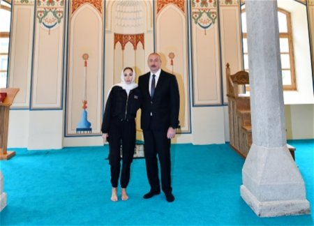 В Шуше состоялось открытие мечети Саатлы после реставрационных работ, проведенных Фондом Гейдара Алиева