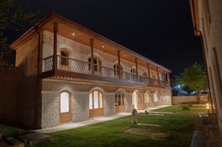 После капитальной реконструкции и реставрации открылась мечеть Юхары Говхар Ага 