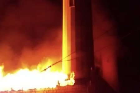 В Джалилабадском районе загорелась мечеть