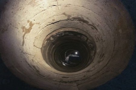 В Баку двое детей погибли, упав в колодец 