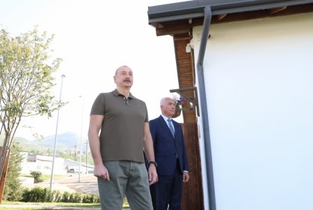 Президент Ильхам Алиев открыл в Лачине вывеску на улице 1 Декабря, ознакомился с отреставрированным домом 