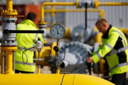 Стоимость газа в Европе упала почти вдвое с начала весны